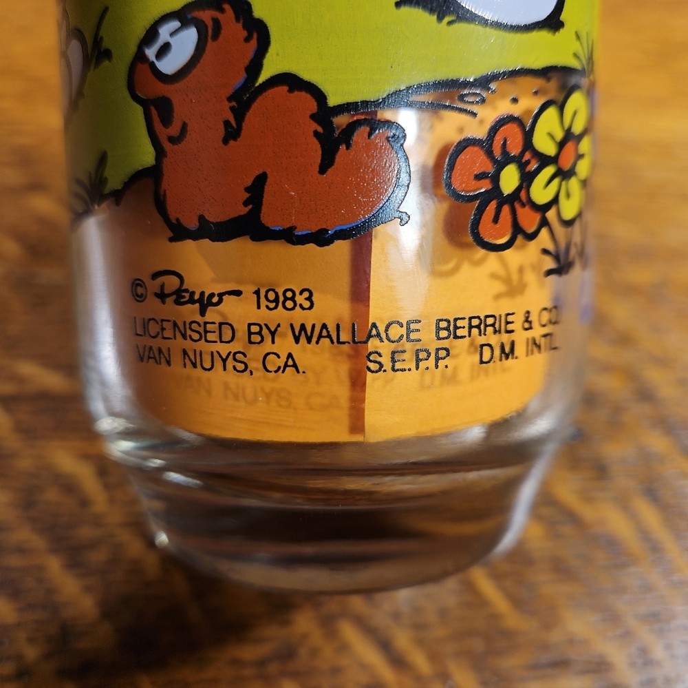 Clumsy Smurf Glass 1983 - Picture 7 of 9